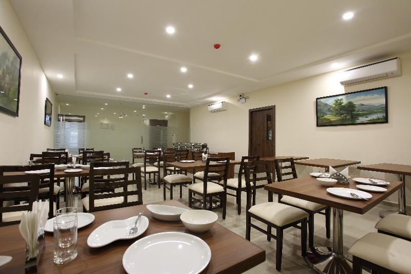 Ocean Suites Hotel Mumbai Dış mekan fotoğraf